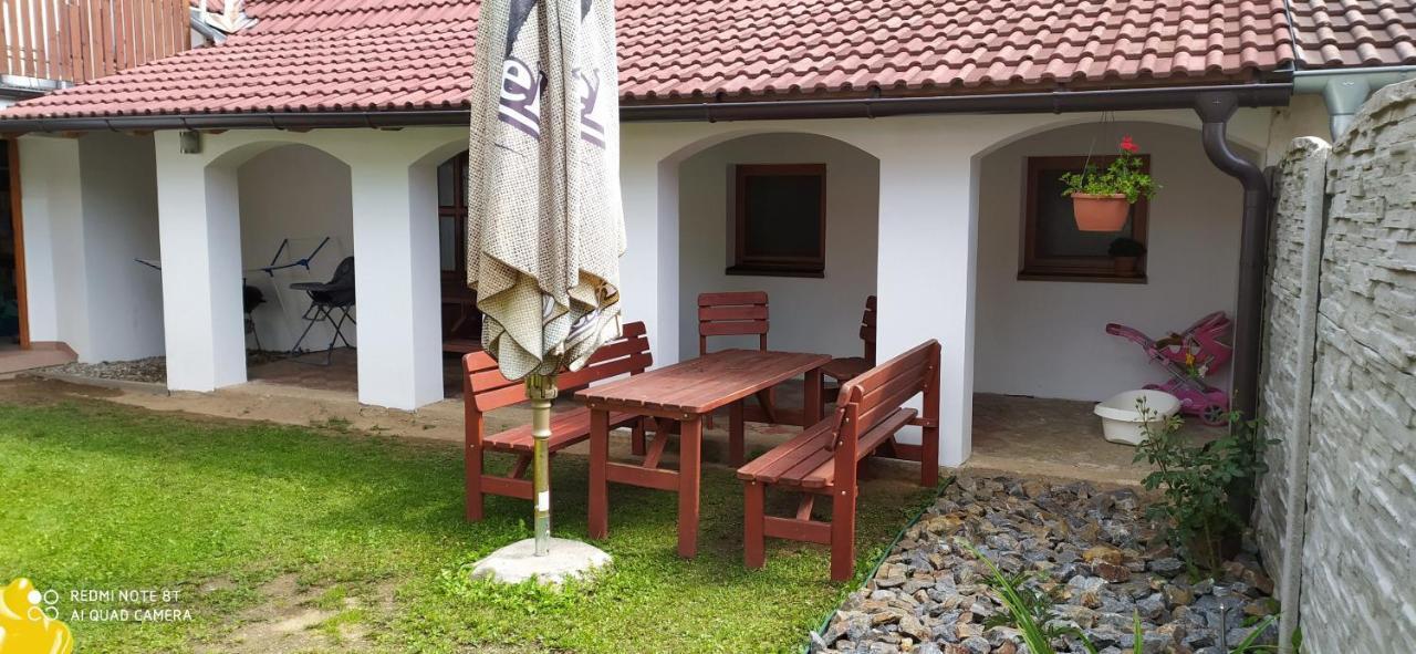 Dvory nad Luznici Apartmany Natalie מראה חיצוני תמונה