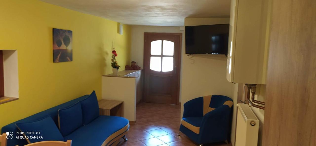 Dvory nad Luznici Apartmany Natalie מראה חיצוני תמונה